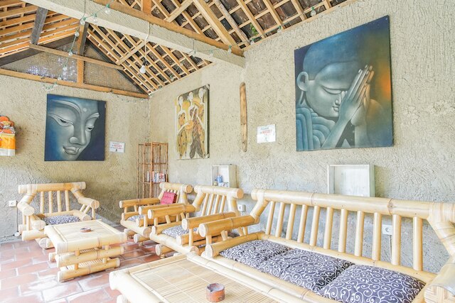 パディパディホステル & バー