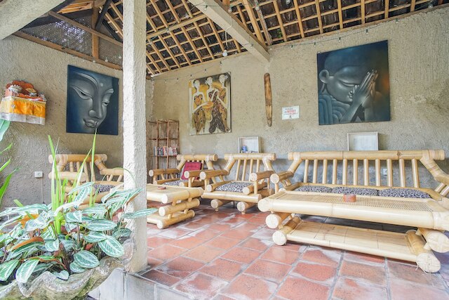 パディパディホステル & バー