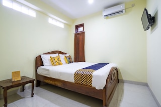 ホテル O ナビラ ホームステイ