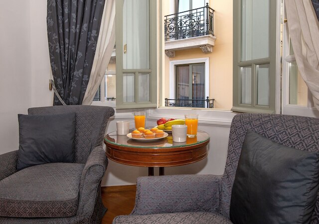 ネオクラシカル アパートメント ニア シンタグマ - プラカ バイ GHH