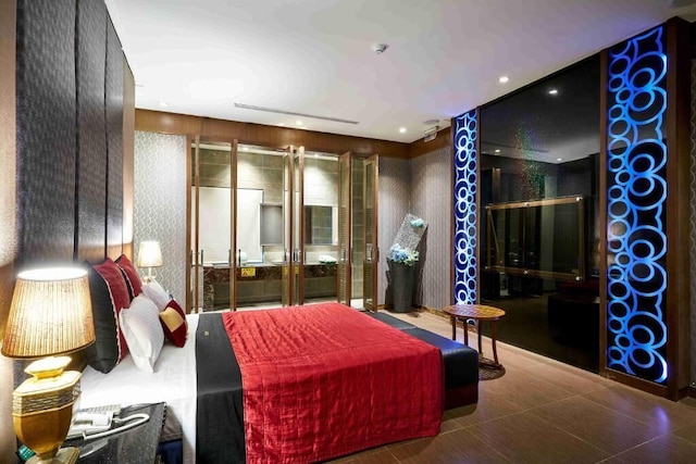 Purple Rainbow Motel