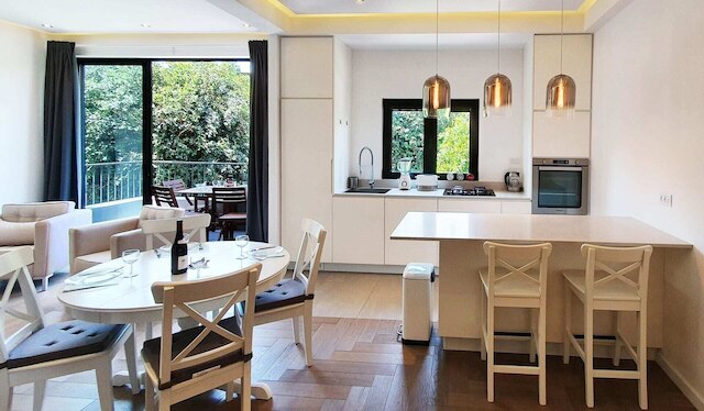 ブランド ニュー 2 ベッドルームズ ニア ザ ビーチ TL55