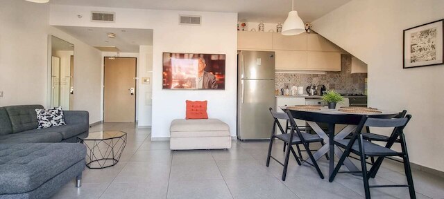 ブランド ニュー デュープレックス 2 ベッドルーム TL58