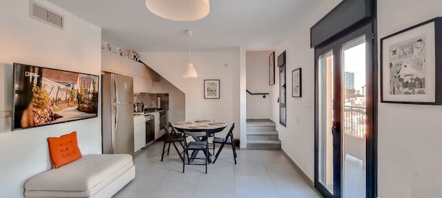 ブランド ニュー デュープレックス 2 ベッドルーム TL58