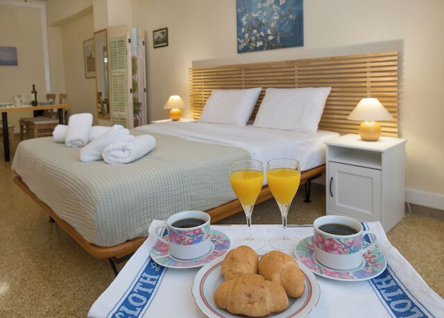 歩行者通りの中心部のアパート