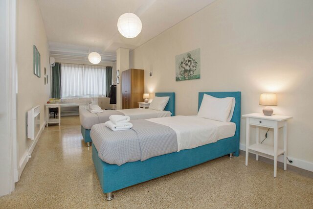 歩行者通りの中心部のアパート