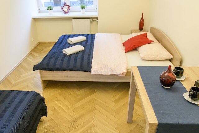 ゴールデン センター アパートメント