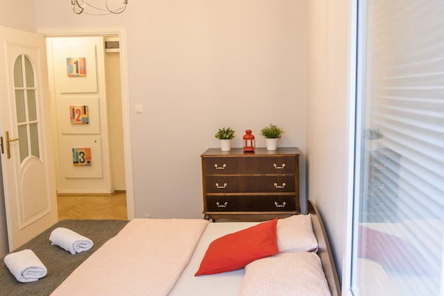 ゴールデン センター アパートメント