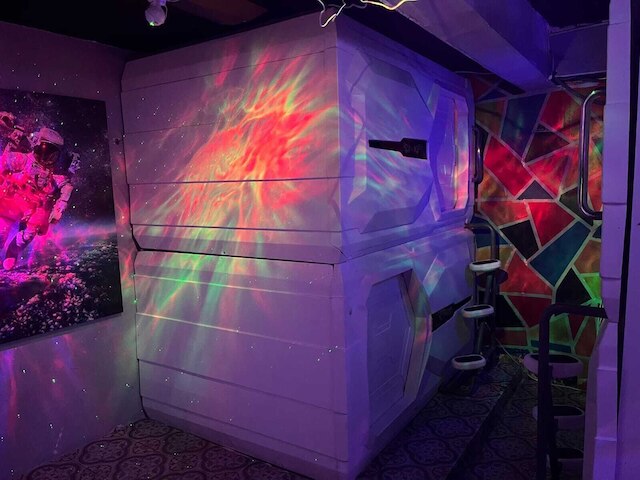 カプセル＆ドミトリースペース-X