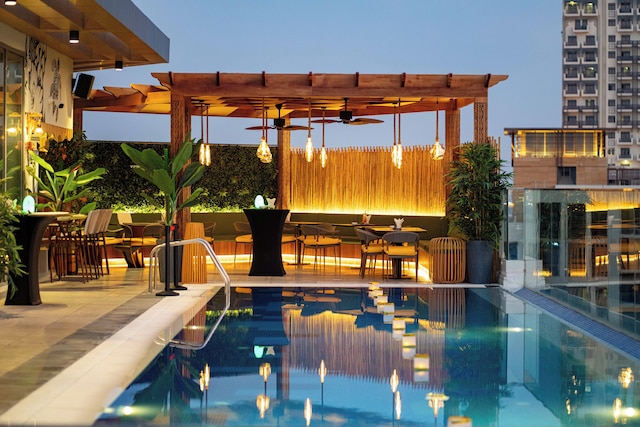 インターシティホテル ドバイ ジャダフ ウォーターフロント