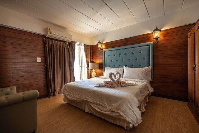 アット 42 レジデンス