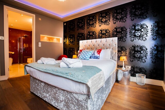 モダン セントラル リッチモンド ラグジュアリー レジデンス