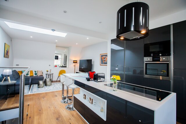 モダン セントラル リッチモンド ラグジュアリー レジデンス