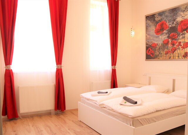 フラワーズ アパートメンツ