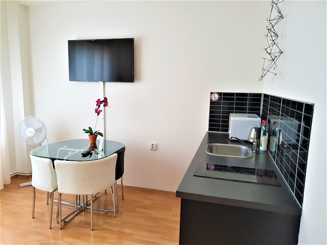 エプスタイン アパートメンツ