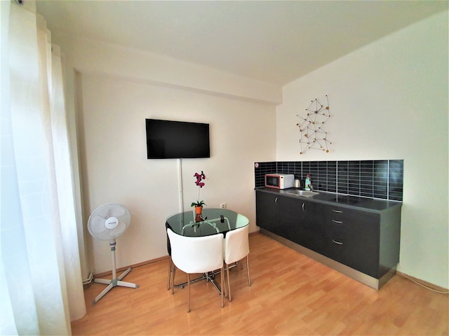 エプスタイン アパートメンツ