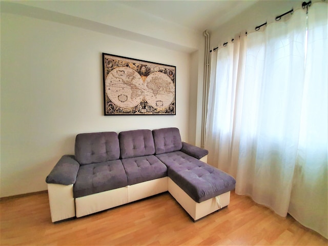 エプスタイン アパートメンツ