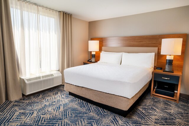 キャンドルウッドスイーツ ラスベガス - イーストロピカーナ by IHG