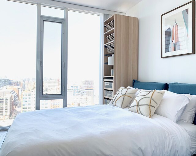 ラグジュアリー 2 ベッド 2 バス コーナー コンド