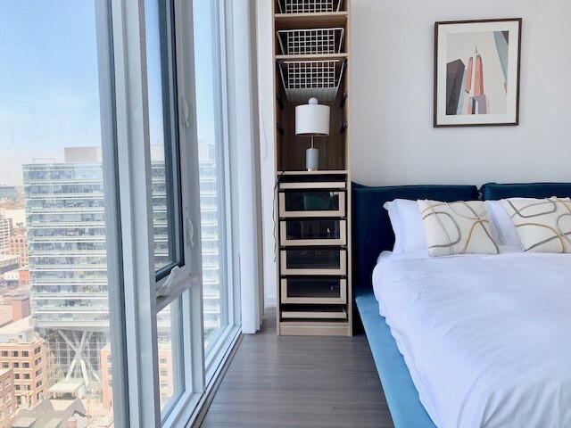 ラグジュアリー 2 ベッド 2 バス コーナー コンド