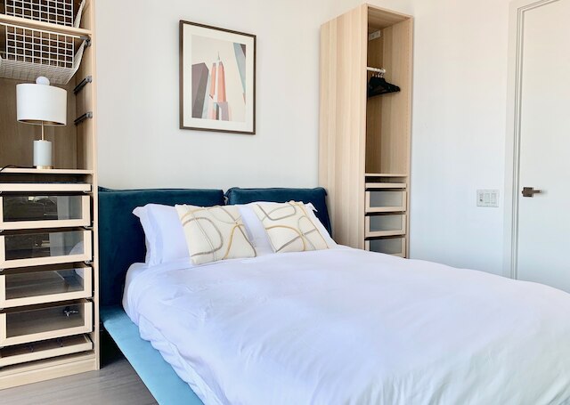 ラグジュアリー 2 ベッド 2 バス コーナー コンド