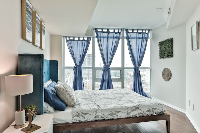 ライブリー アーバン コンド イン オールド トロント