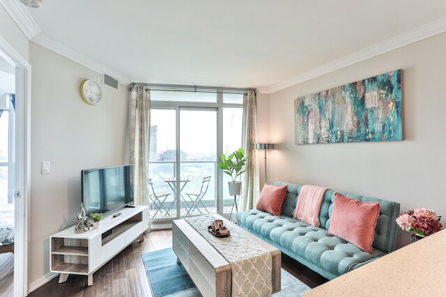 ライブリー アーバン コンド イン オールド トロント