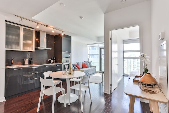 ブリリアント ハイ ライズ 2 ベッド アンド パーキング