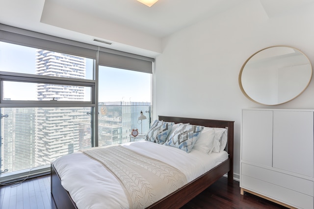 ブリリアント ハイ ライズ 2 ベッド アンド パーキング