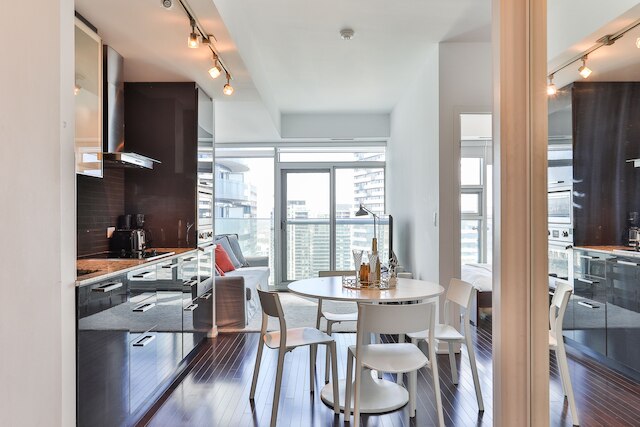 ブリリアント ハイ ライズ 2 ベッド アンド パーキング