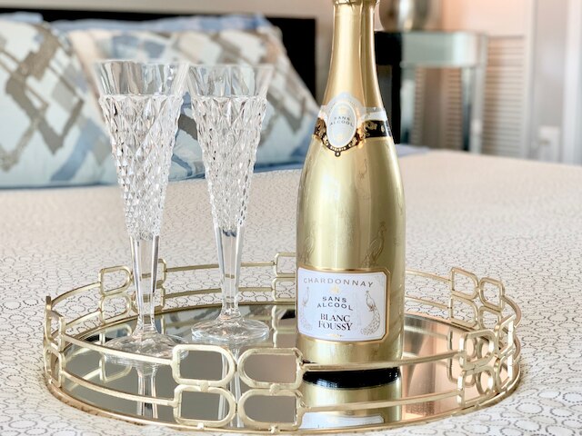 ラグジュアリー レイクビュー スカイスクレイパー バイ CN タワー