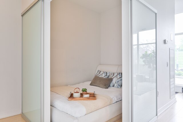 モダン 2 ストーリー バイ CN タワー