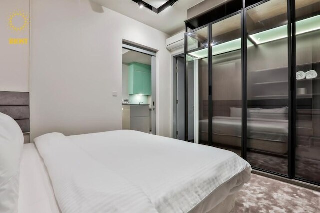 エクスプレッションズ スイーツ バイ アIホスト グローバル