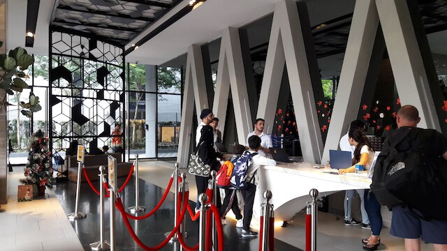 エクスプレッションズ スイーツ バイ アIホスト グローバル