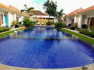 アディ アビアン ヴィラズ