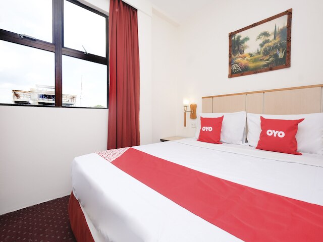 OYO 89968 スリ ストラ ホテル