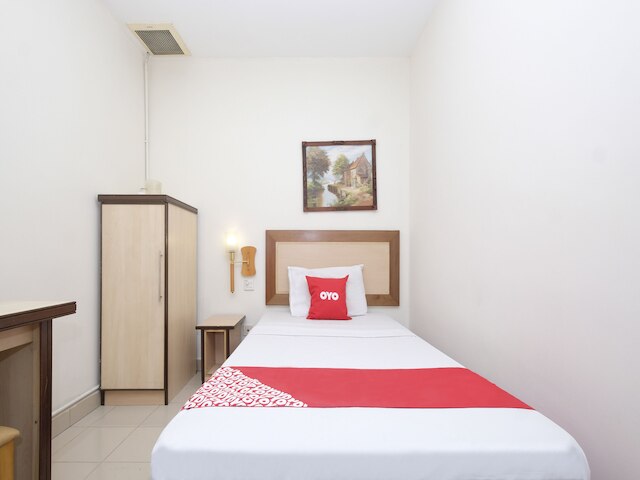 OYO 89968 スリ ストラ ホテル
