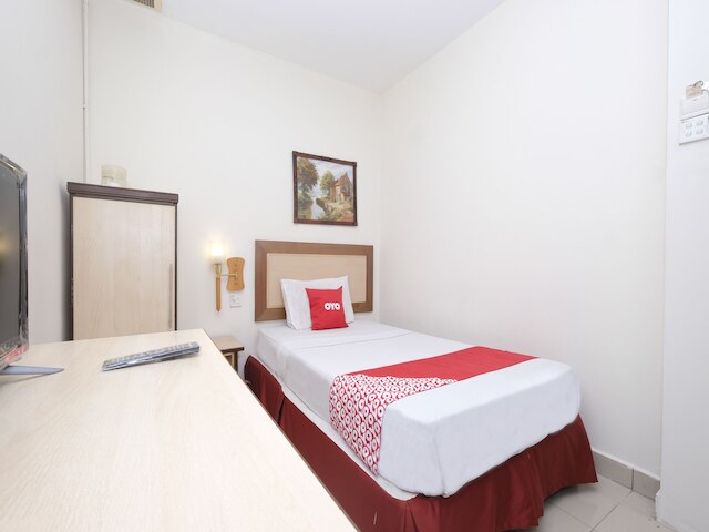 OYO 89968 スリ ストラ ホテル