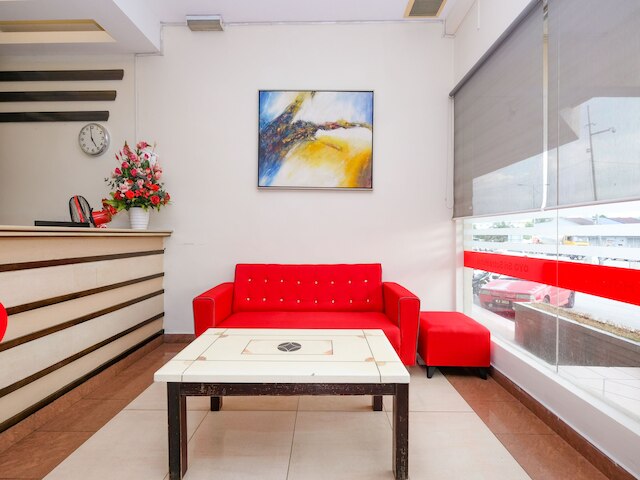 OYO 89968 スリ ストラ ホテル