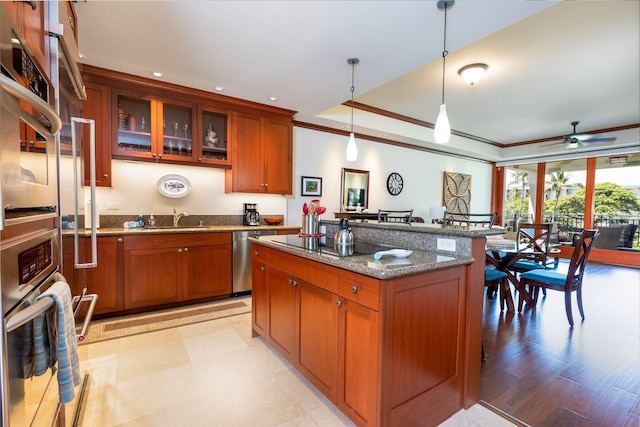 コレア サークル #16e 2 ベッドルーム コンド バイ レッドオーニング