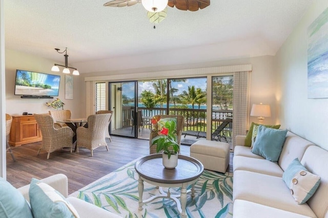 レエ ナニ 333、オーシャンビュー、リノベーション アンド ゲート 1 ベッドルーム コンド バイ レッドオーニング