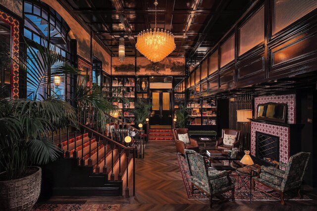 ザ アイヴンズ オートグラフ コレクション