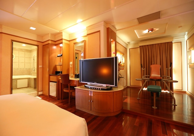 Royal Group Motel Tainan Branch