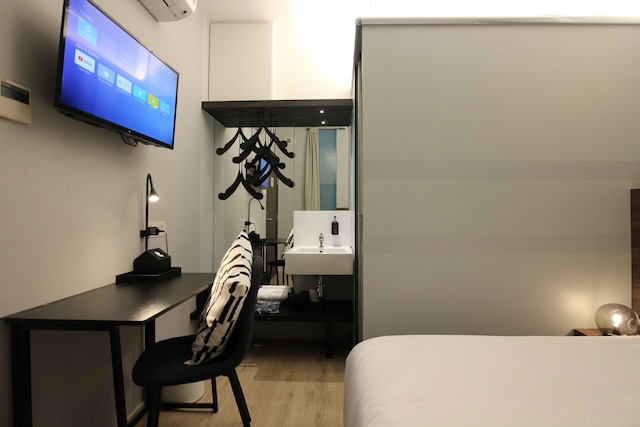 STシグネチャ・ブギスビーチ、ショートオーバーナイト、8時間：11PM-7AM