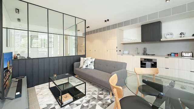 ブランド ニュー ラグジュアリー アパート イン サリー ヒルズ