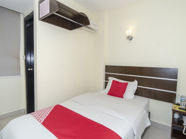 ホテル O ステイ イン