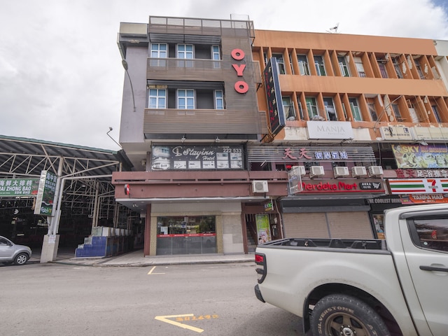 ホテル O ステイ イン