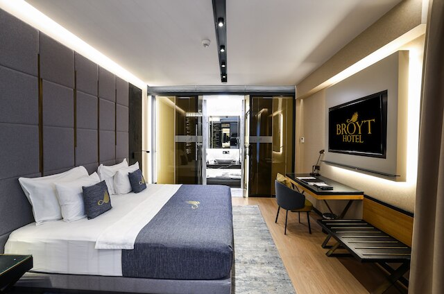 ブロイトホテル