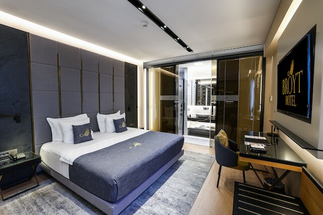 ブロイトホテル