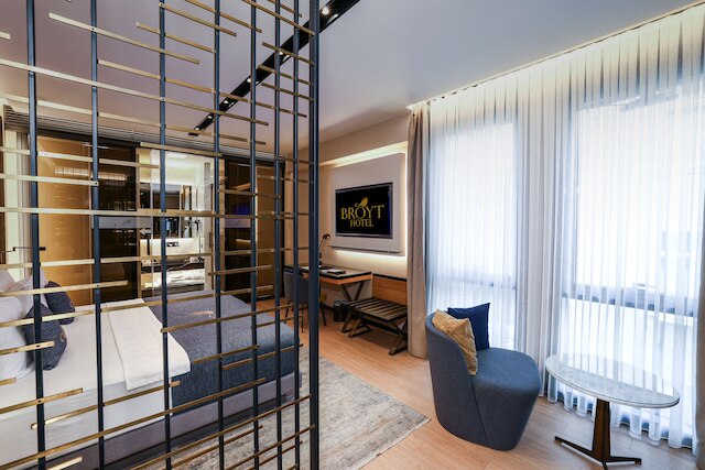 ブロイトホテル